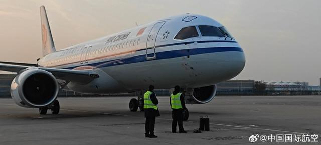 国航第七架C919已帅气落地北京 欢迎加入国航机队