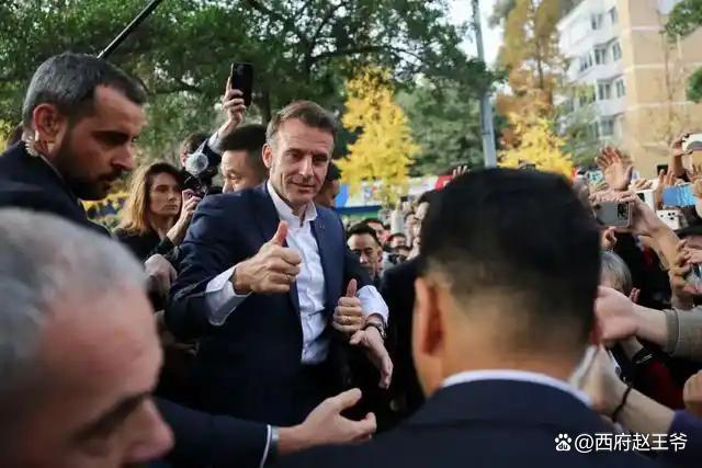 馬克龍的“夢(mèng)中情民” 熱情接待與遺憾交織