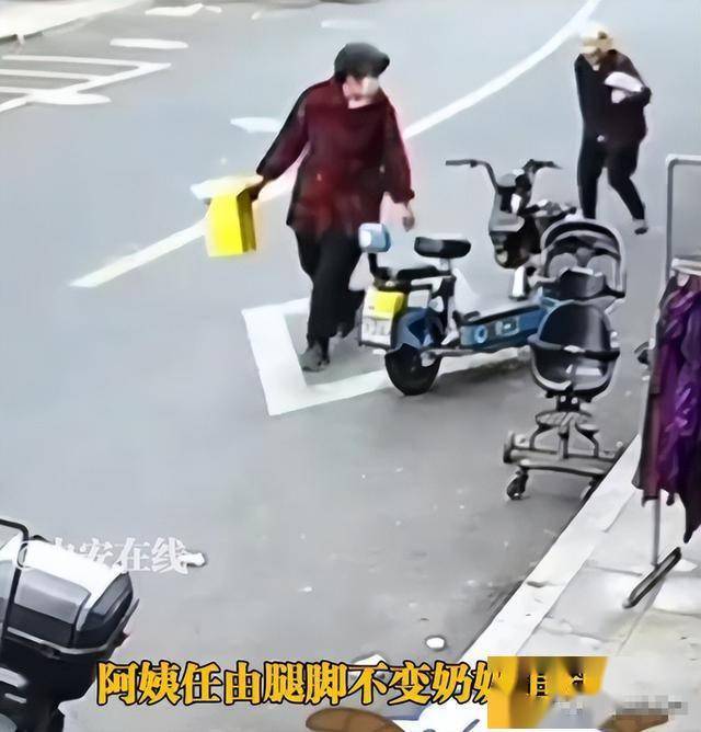 大媽搶紙箱推倒老人后續(xù)！