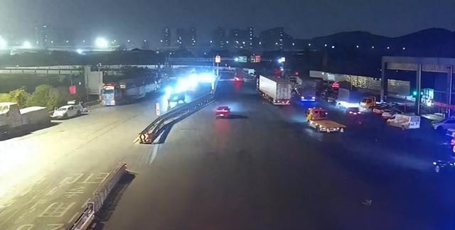 杭州一男子酒駕上高速被兒子舉報