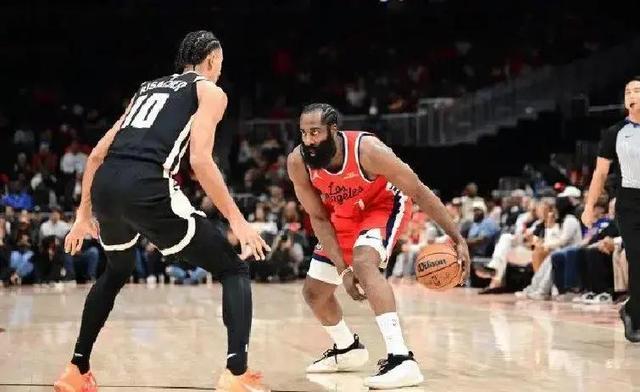 狂轰55分,爆砍61分!历史首人