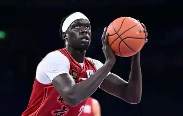 北汽男篮与奥莫特解约 将寻找新外援