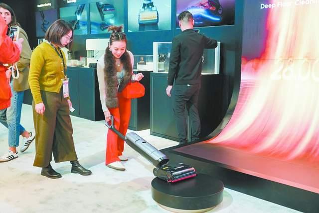 中国AI企业拉高国际能见度 机器东说念主展区成焦点