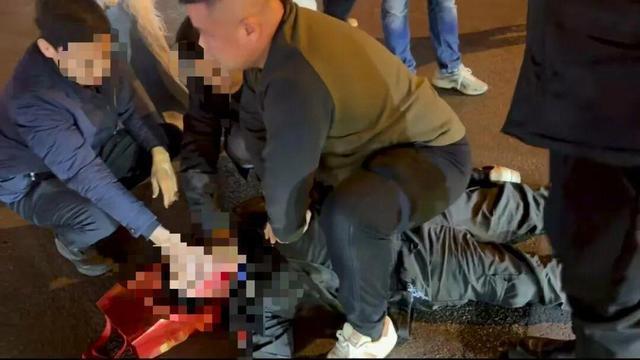 病院恢复须眉街头片刻昏迷后死亡 路东说念主曾施救未果