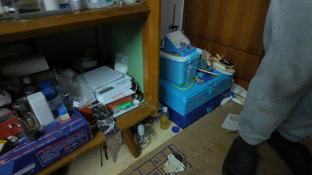 妈妈深夜报火警:把我儿子抓走吧 化学实验引发家庭警报