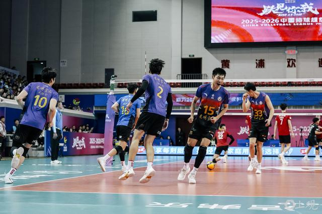 19岁“小孩哥”王泊涵接过金牌教头沈琼15号球衣，中国男排主攻线新星诞生 少年可期的成长之路