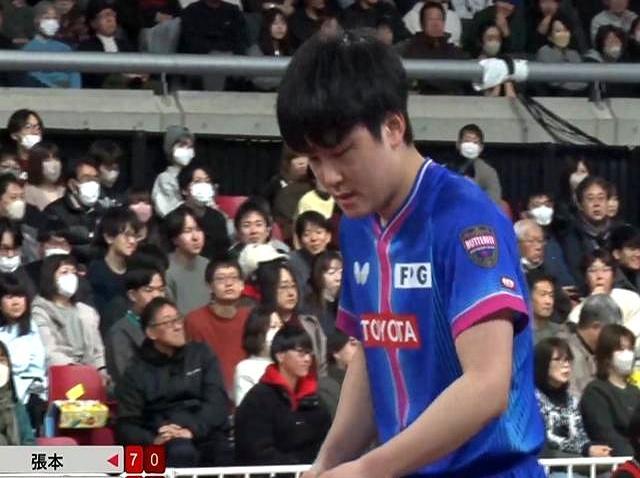 张本智和尴尬了!3比4遭松岛辉空逆转,对手使用王楚钦同款发球