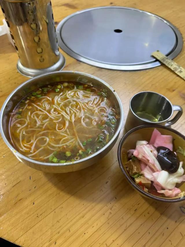 四川续面事件主顾获500元赔偿已捐赠 官方处理涉事面馆及民警