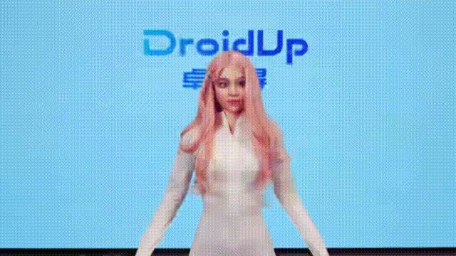 上海发布会现“硅基少女” 仿生技术巅峰之作引发热议