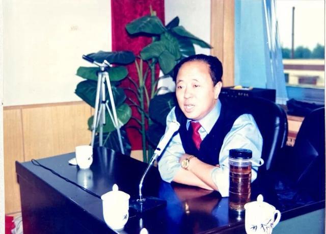 爷爷狱中病亡孙子考211为其翻案 无罪判决终昭雪