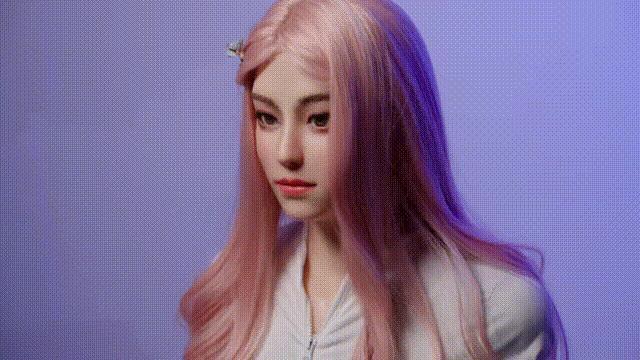 上海发布会现“硅基少女”