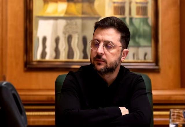 大V：泽连斯基恐进退两难 政治博弈中的选择难题