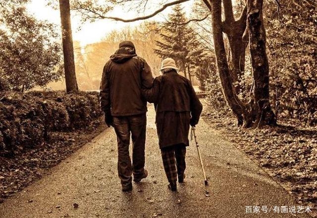 父母在家就在 你有多久沒(méi)回家了？