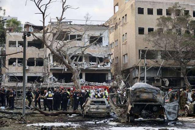 第16波打击来了 美航母开始后撤 中东局势扑朔迷离