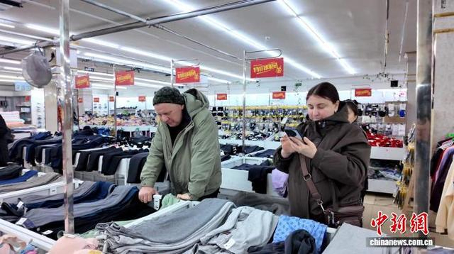 600余名俄罗斯游客跨境乐游饶河 欢度“三八节”