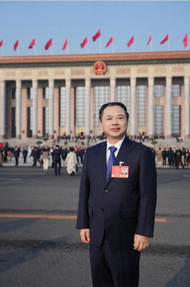 建议立法保障网约车司机抽成比例