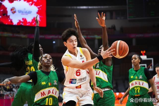 中国女篮严重断档？24岁杨舒予第二年轻 02后球员仅2人