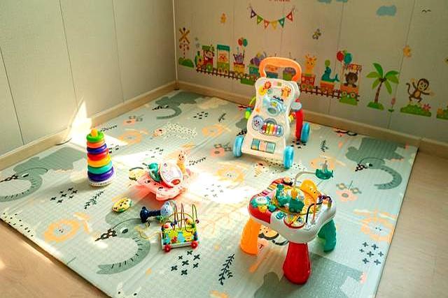 原油巨震：一场万里之外的危机传导 油价波动影响日常生活