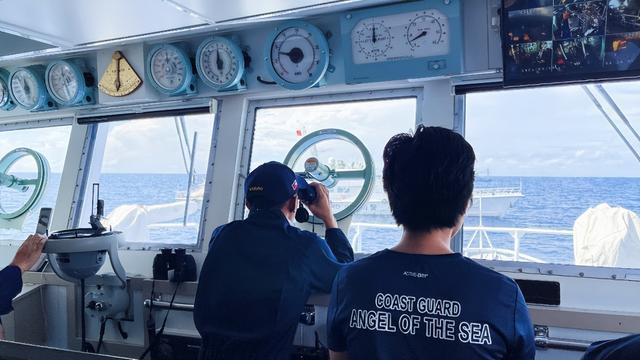 菲律宾发起两波攻势 解放军寸步不让 坚定捍卫主权