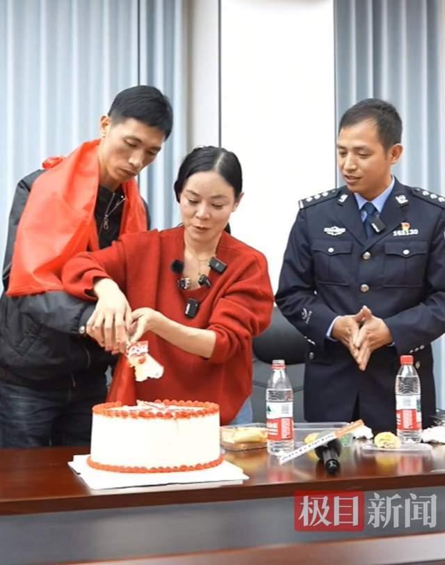 仙桃姐弟33年后南昌重逢 泪目相拥诉衷肠