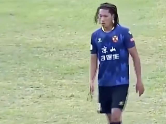 川超球员飞踹裁判被全国禁赛5年 处罚升级！