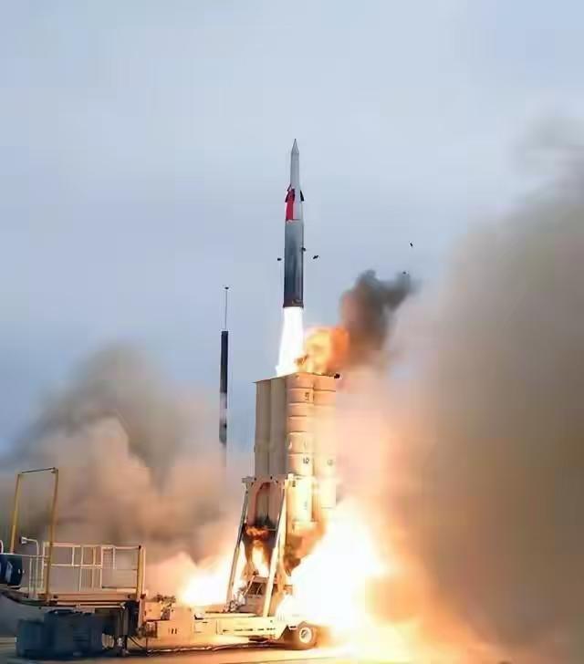 美以打击伊朗军事目标 伊朗多次发起反击