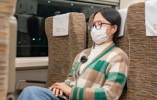 高铁B座为何成了“三等座” 边界感与舒适度引发热议