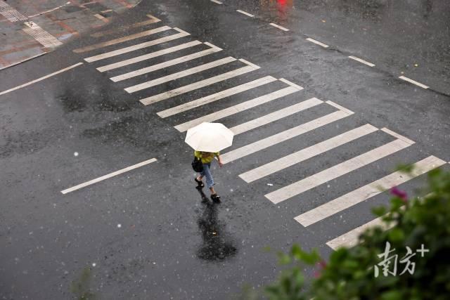 为什么广东多地出现12级大风 强对流天气持续影响