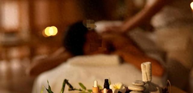 美女裸身裸乳免费视频