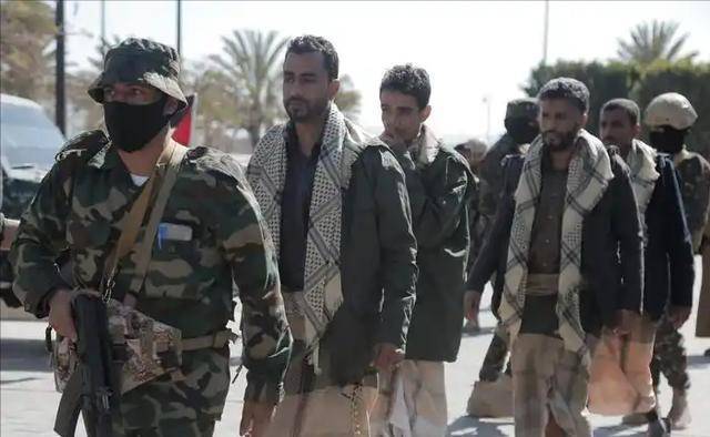 第一个准备下场参战的中东强国已经挨打 胡塞武装遭密集空袭