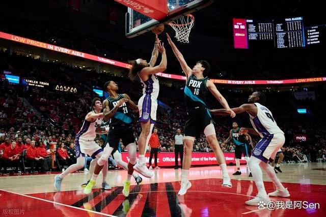 杨瀚森登场受全场欣慰 温情短暂焚烧球馆