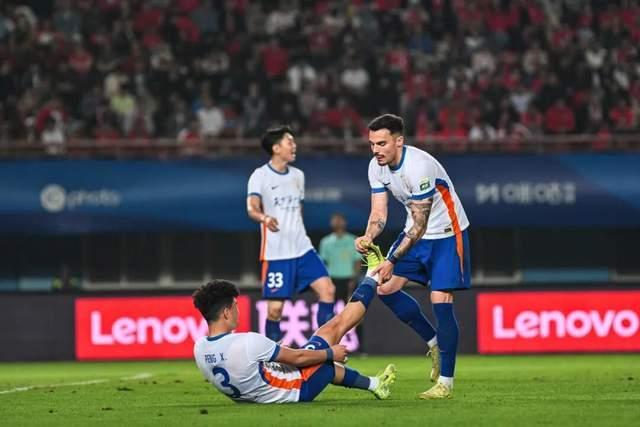 破釜沉舟年轻化,泰山赢了 年轻球员闪耀赛场