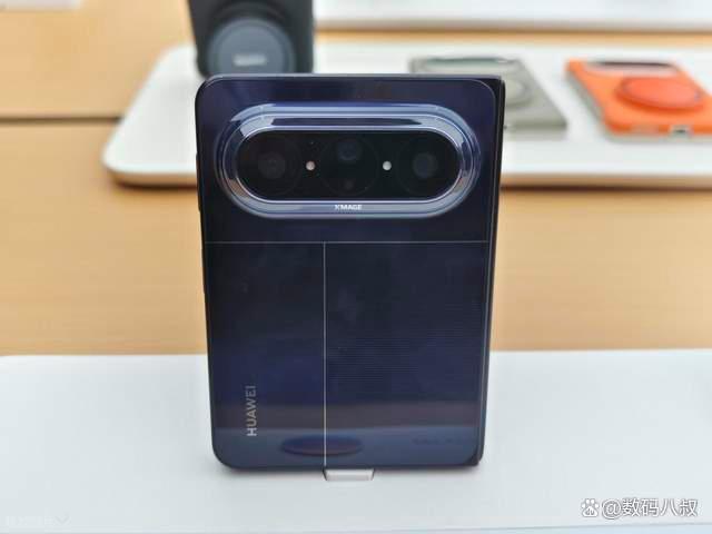 华为折叠屏对比iPhone折叠屏 谁是真正的折叠屏王者？