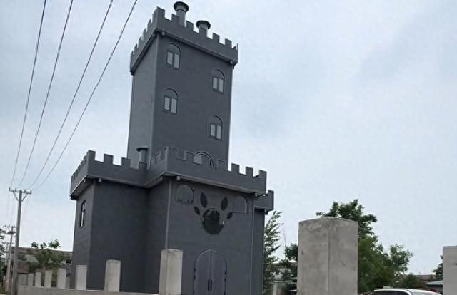 村民房屋酷似灰太狼城堡走红 当地回应