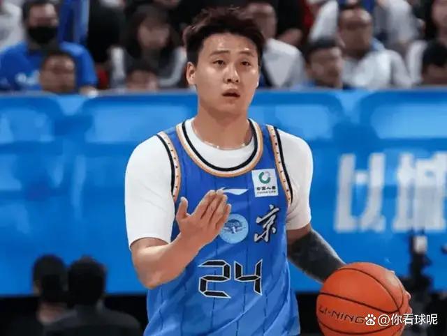 心态真好！赵睿硬刚批评还发文炫耀 复刻男篮“偷笑门”？