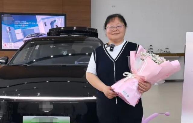 頂車救人女司機發(fā)聲 傳遞愛心與勇氣