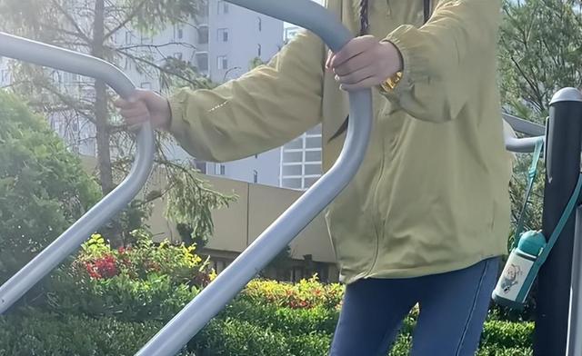 女子突發(fā)偏癱手腳發(fā)麻確診腦出血 熬夜備考成誘因