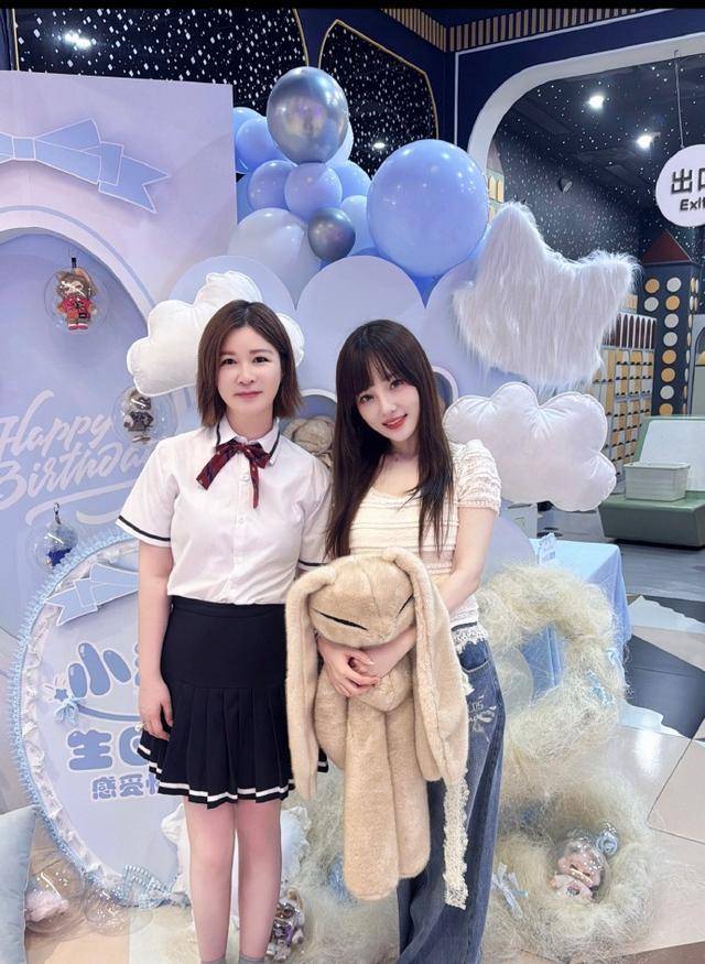 小酒窝另一个青梅竹马佟大为儿子 低调守护真亲情