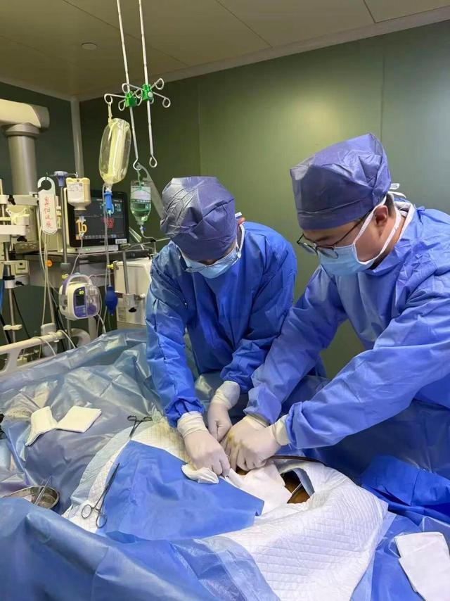 男子发烧硬扛5天被送进ICU 病危警示