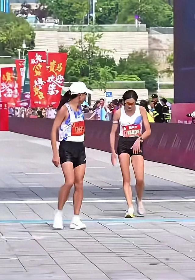 “湖南一姐”贵马赛场被长发男反超