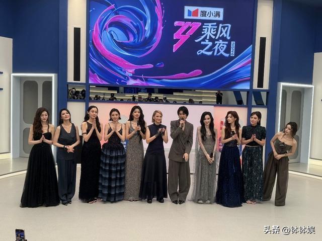王濛缺席浪姐成团后采访 个性举动引热议