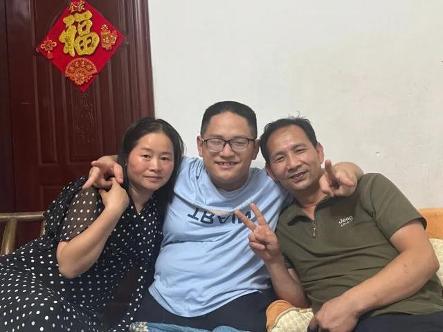 板凳男孩想挑战爬山蹦极突破极限 无腿勇士的极限挑战