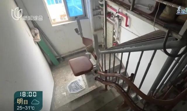 女子自费6万元装爬楼机遭邻居抵制 安装风波引热议