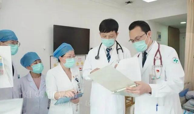 46岁男子熬夜后突发心梗 看球三重打击引发悲剧