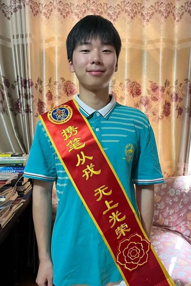 襄阳四中8名学子被国防科技大学录取 录取人数创新高
