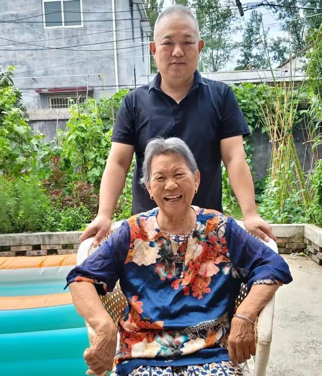 牛肉汤店停业 店主:母亲哭着说想我 孝心感动众人
