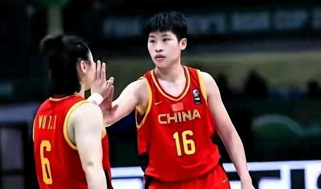 中国女篮vs尼日利亚最后两分钟纯享 张子宇无惧防守强拿两分制胜 逆转胜利振奋人心