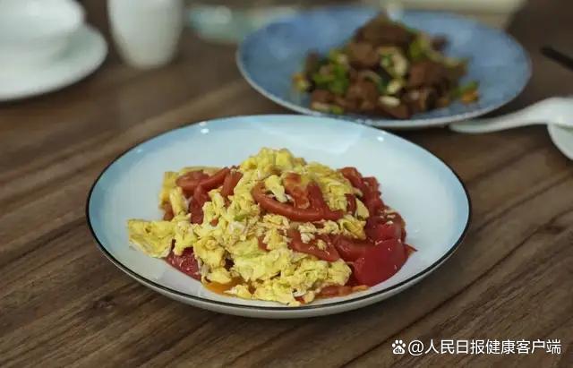 爱吃西红柿的人真的“赚”了 6周减轻脂肪肝