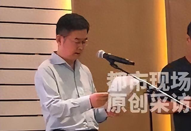 高一学生现场捐赠侵华日军罪证