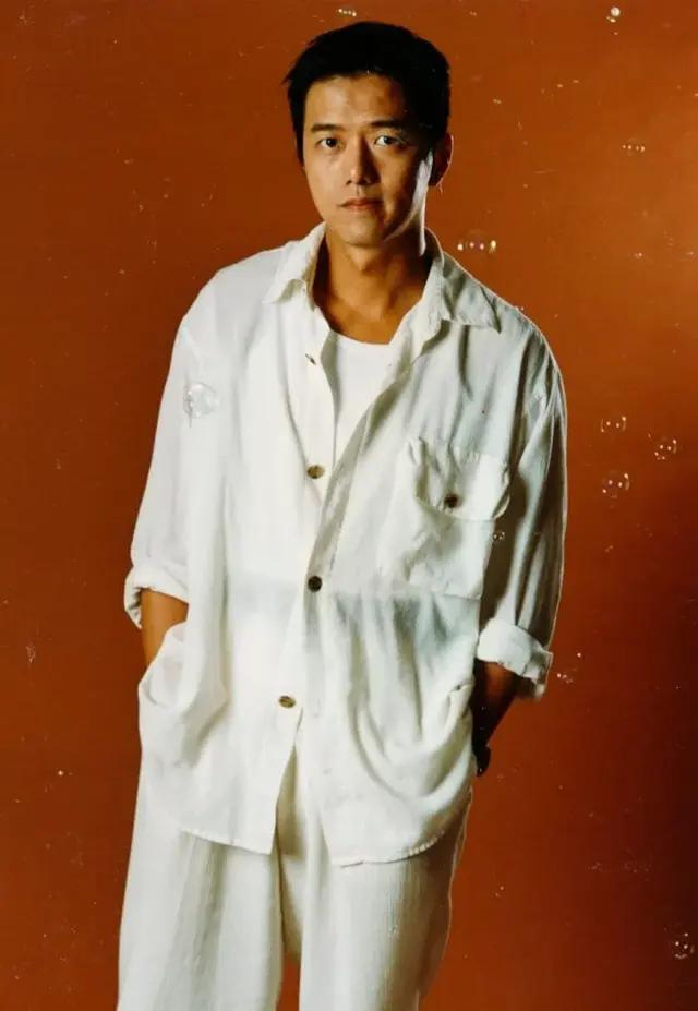 56岁内地演员张延离婚中线选股思路，22年前嫁港星张锦程，育有一女但长期分居 为女儿维持婚姻多年